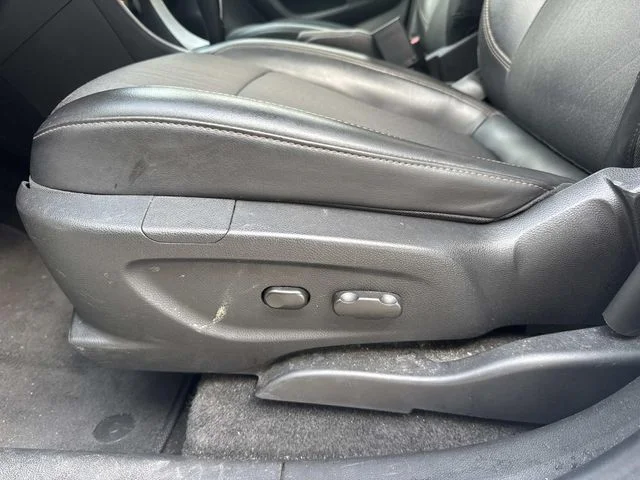 Used 2022 Summit White Chevrolet LT image 34