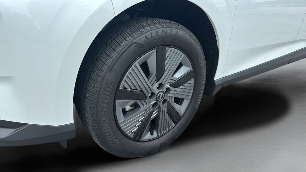 Used 2025 White Nissan SL image 35
