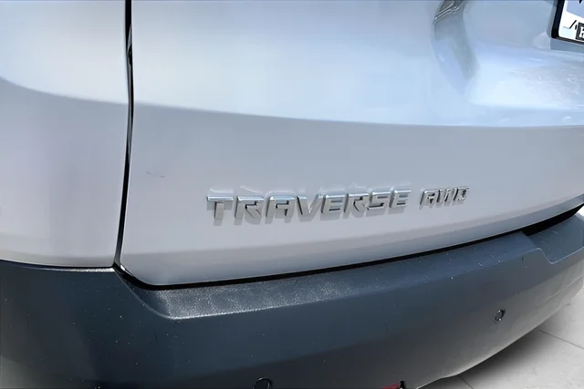 Used 2020 Silver Ice Metallic Chevrolet LT image 25