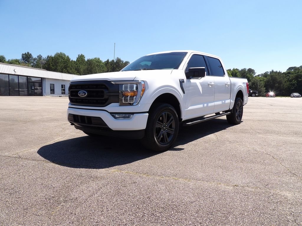 Used 2023 Oxford White Ford XLT image 4