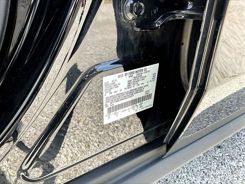 Used 2024 Black Ford XLT image 22