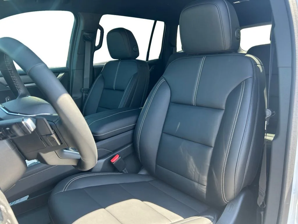 New 2026 Summit White GMC Elevation image 25
