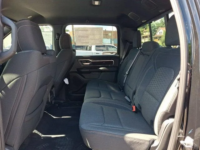 New 2026 Diamond Black Crystal Pearl-Coat Exterior Paint RAM Big Horn/Lone Star image 5
