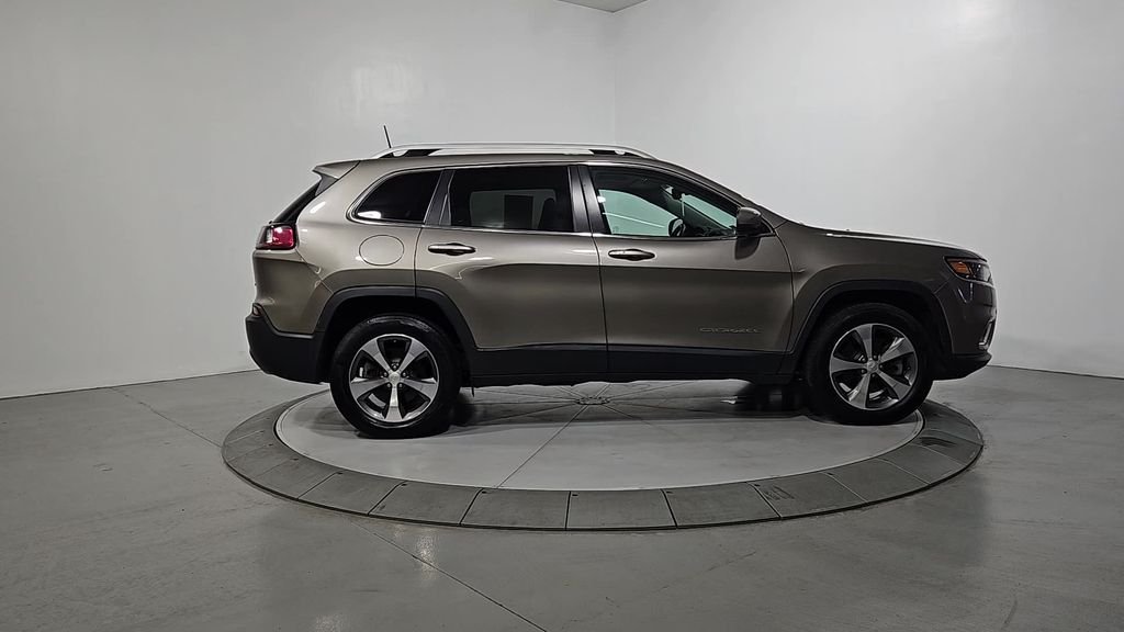 Used 2019 Beige Jeep Limited image 7