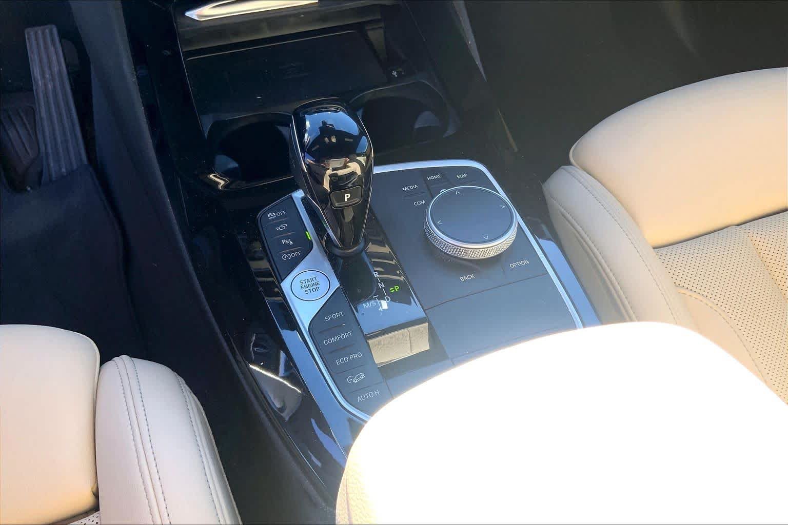 Used 2024 Skyscraper Grey Metallic BMW xDrive30i image 16