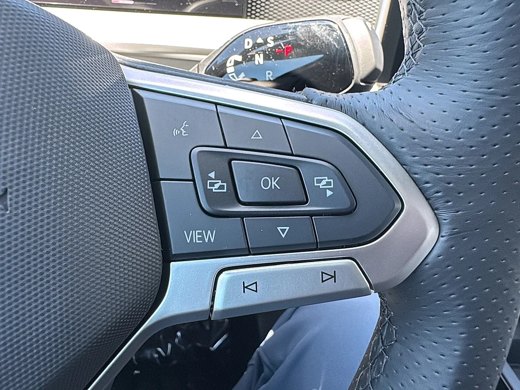 New 2026 Avocado Green w/ Deep Black Roof Volkswagen SE R-Line Black FWD image 22