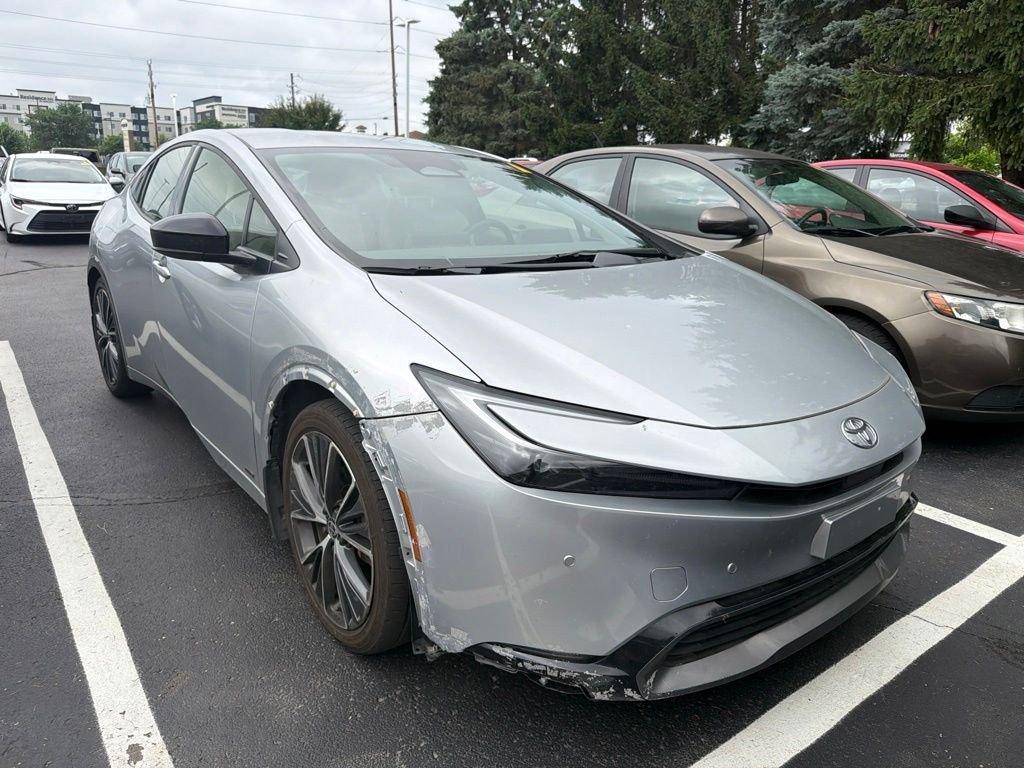 Used 2023 Cutting Edge Toyota XLE image 4