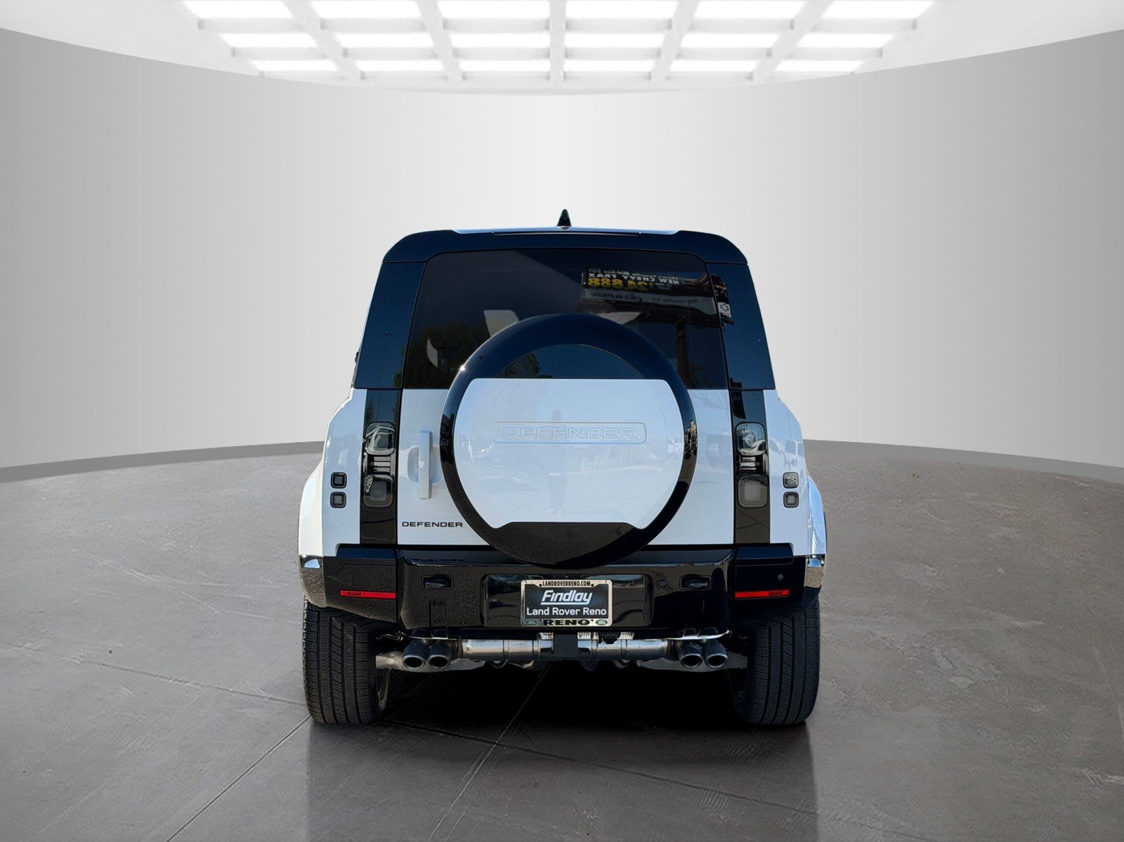 2026 Land Rover Defender V8 - Photo 6