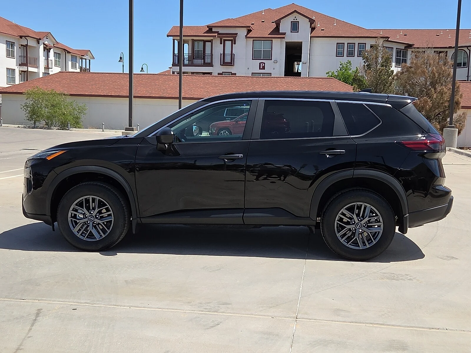 New 2026 KH3 Super Blac Nissan S Front-Wheel Drive 2026.5 image 2