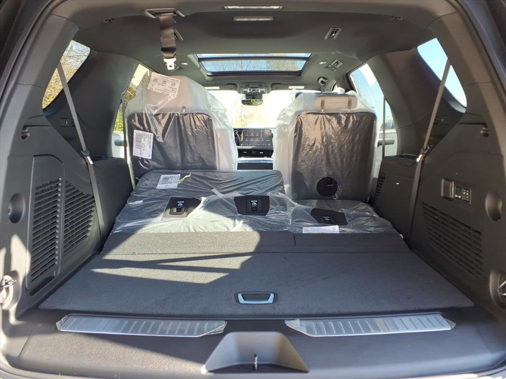2026 Chevrolet Tahoe Premier - Photo 18