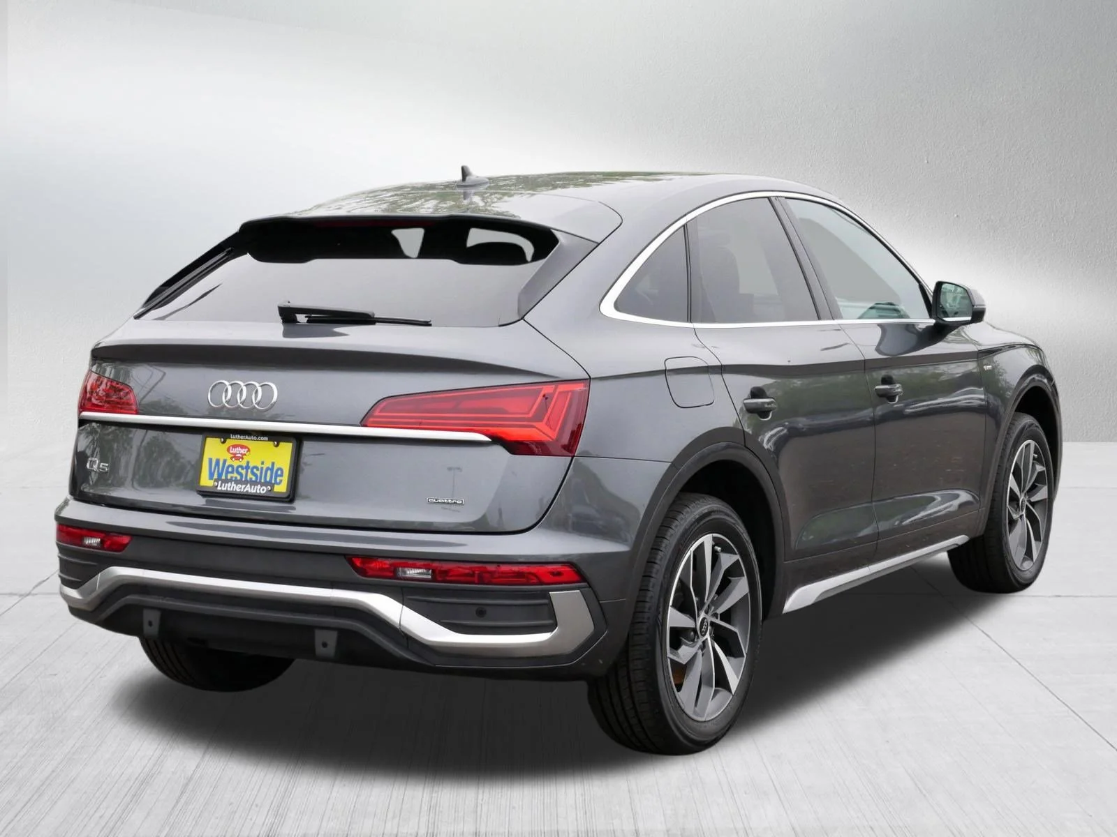 Used 2023 Daytona Gray Pearl Effect Audi S line Premium Plus image 6