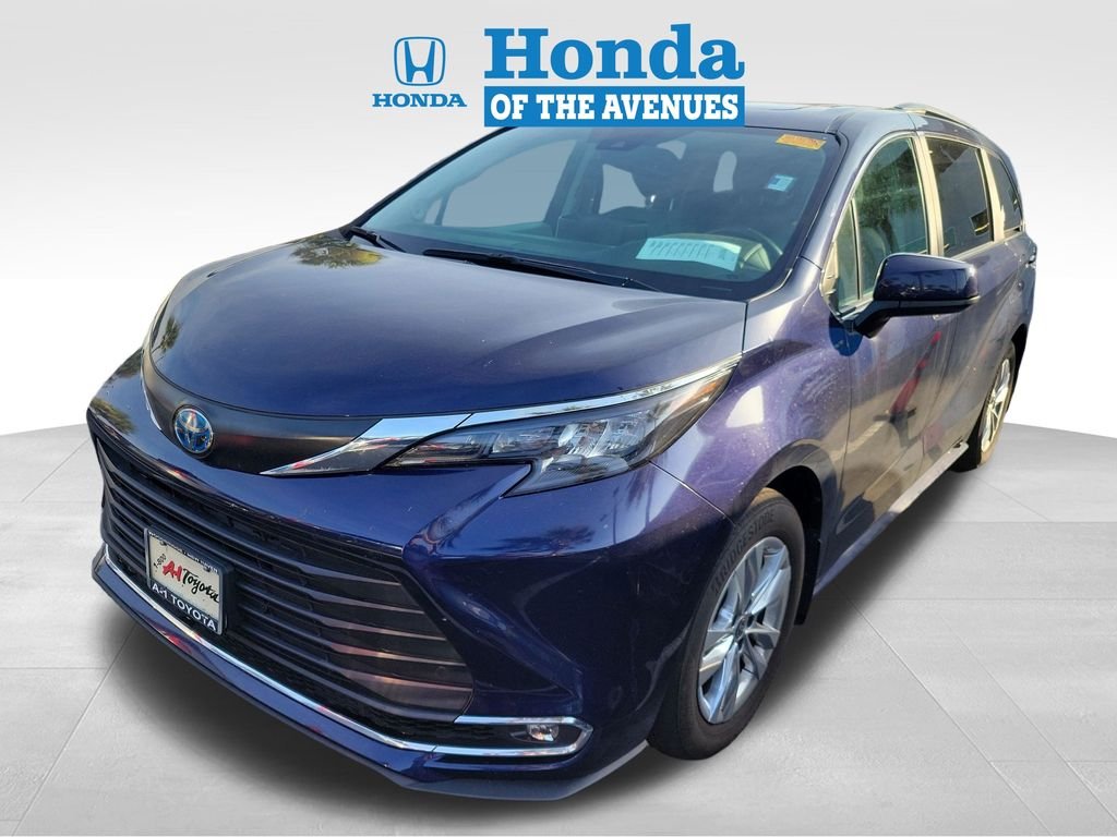 Used 2024 Gray Toyota XLE image 3