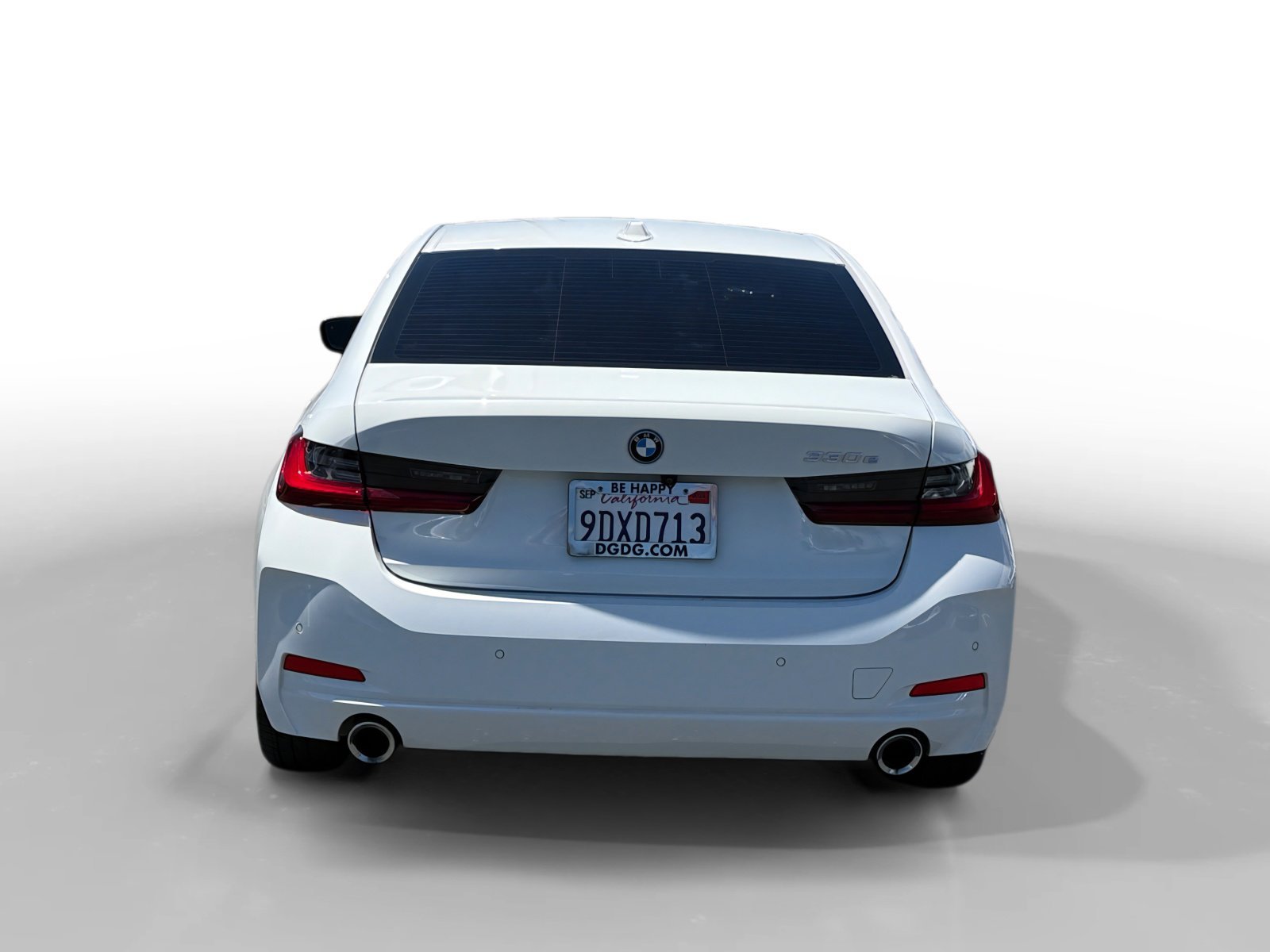 Used 2023 Alpine White BMW 330e iPerformance image 4