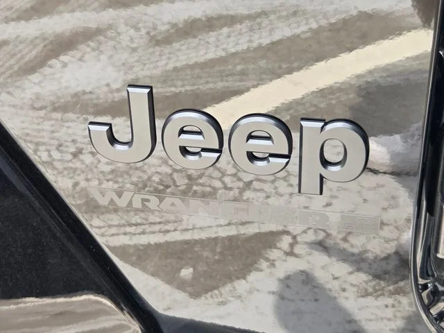 New 2026 Black Clear-Coat Exterior Paint Jeep Sahara image 36