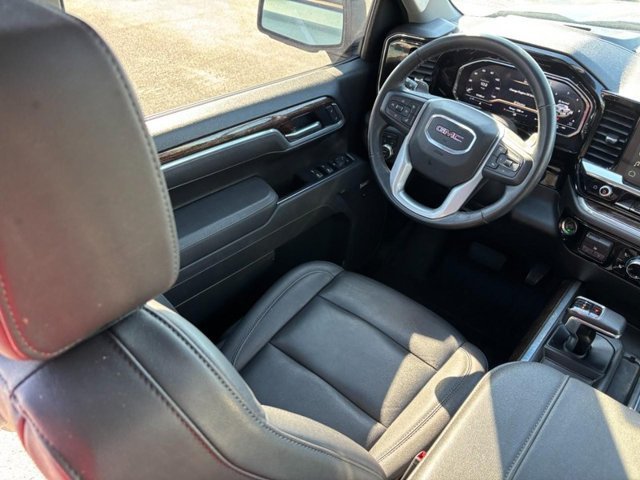 Used 2025 Downpour Metallic GMC Elevation image 12