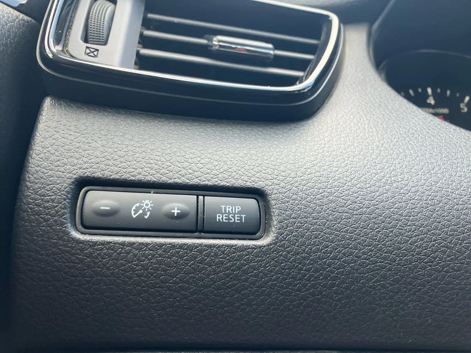 Used 2020 Magnetic Black Pearl Nissan SV image 14