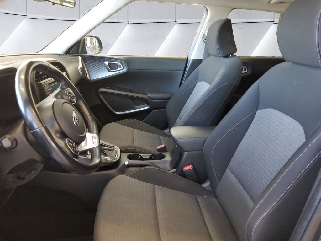 Used 2020 Gray Kia GT-Line image 7