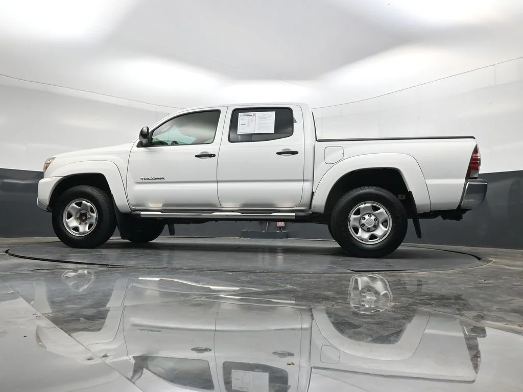 Used 2015 White Toyota PreRunner image 37
