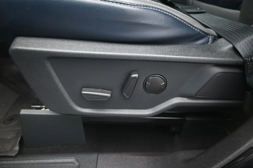Used 2024 Shadow Black Ford Outer Banks image 21