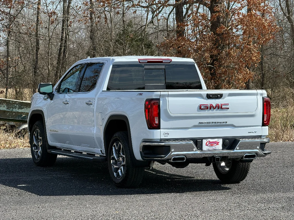 2026 GMC Sierra 1500 SLT - Photo 7