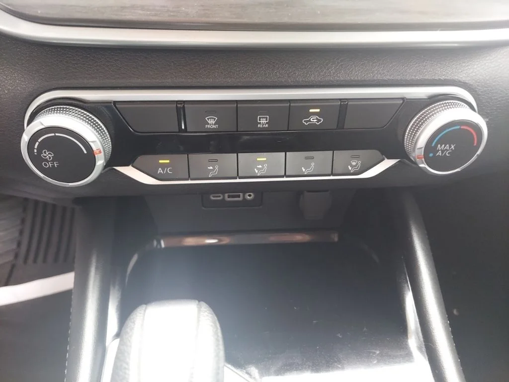 Used 2023 Silver Nissan 2.5 SV image 27