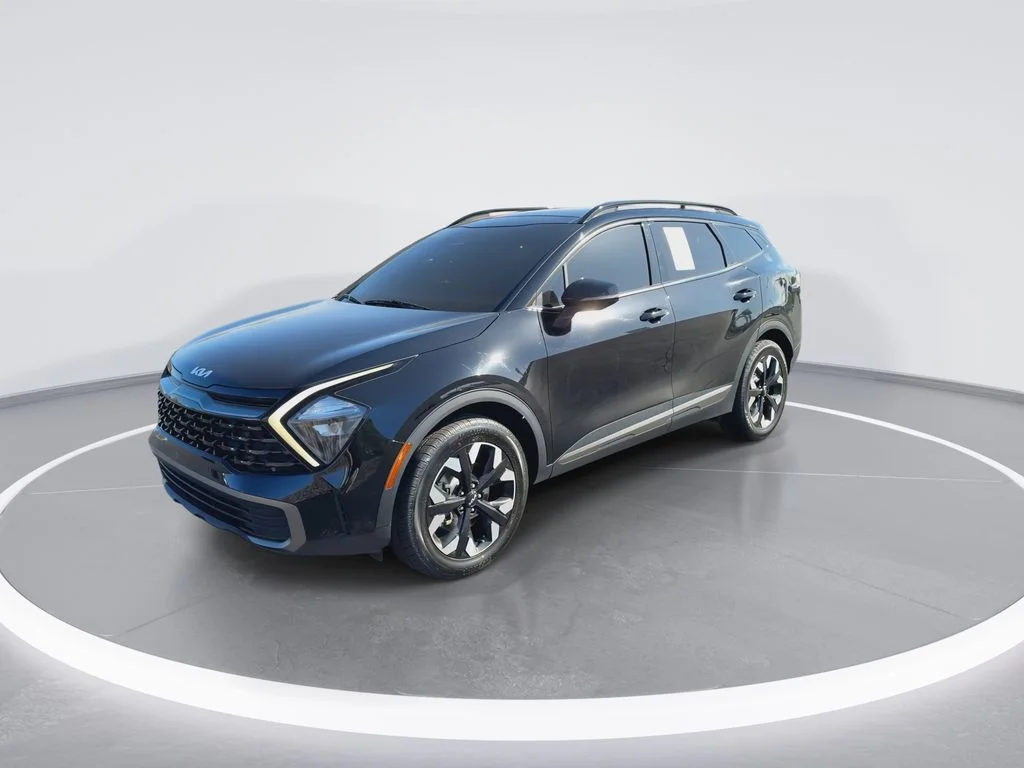 Used 2023 Black Kia X-Line image 4