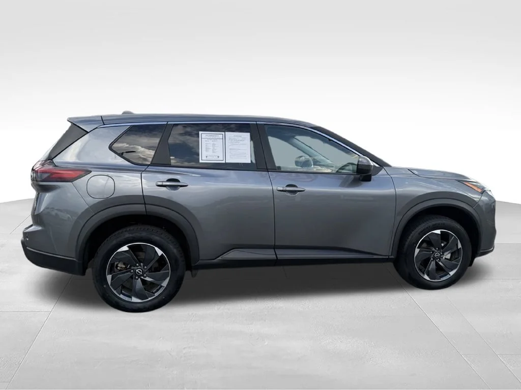 Used 2025 Gray Nissan SV image 29