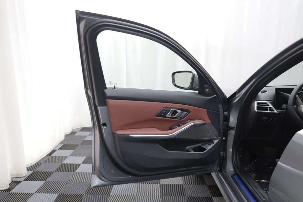 New 2026 Skyscraper Grey Metallic BMW 330i xDrive image 5