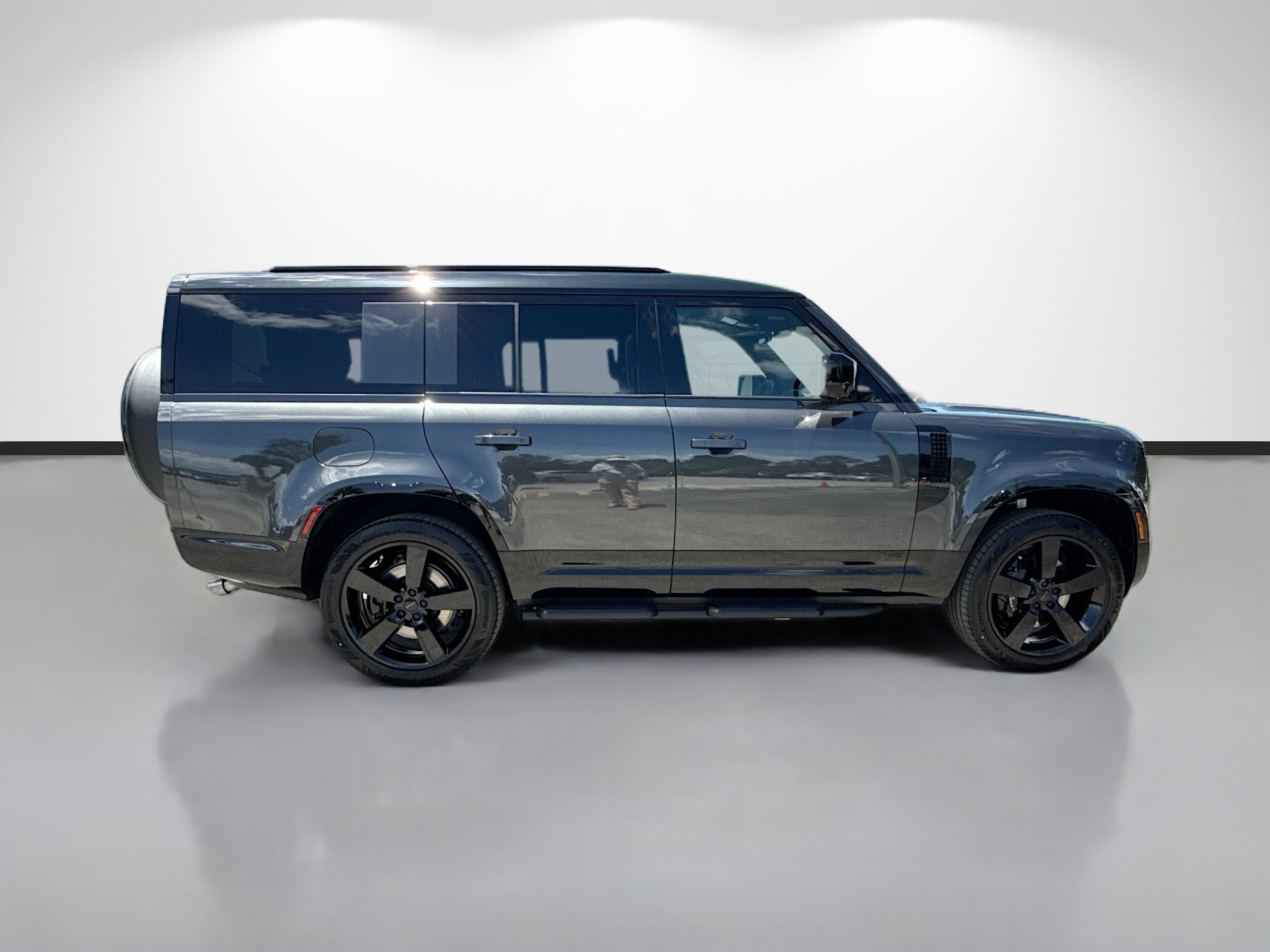 New 2026 Carpathian Grey Land Rover V8 image 6
