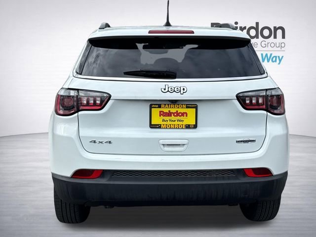 Used 2024 Bright White Clearcoat Jeep Latitude image 5