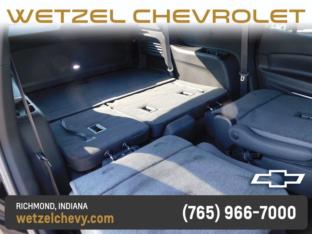 New 2027 Mosaic Black Metallic Chevrolet LT image 29