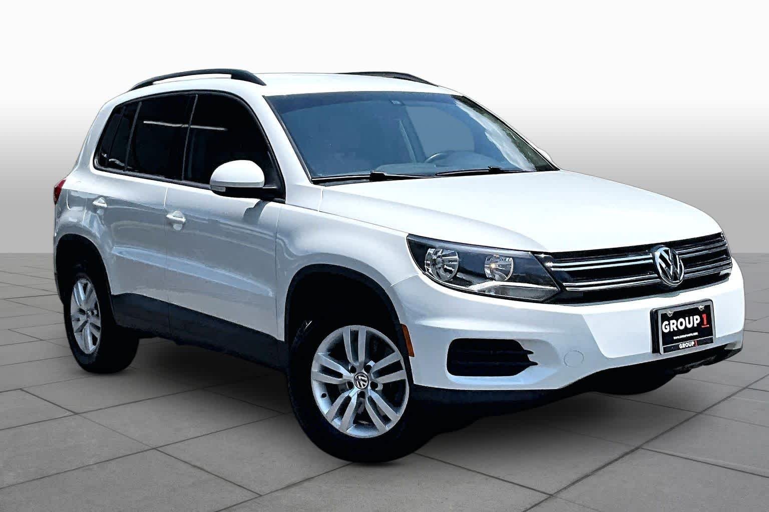 Used 2017  Volkswagen  image 3
