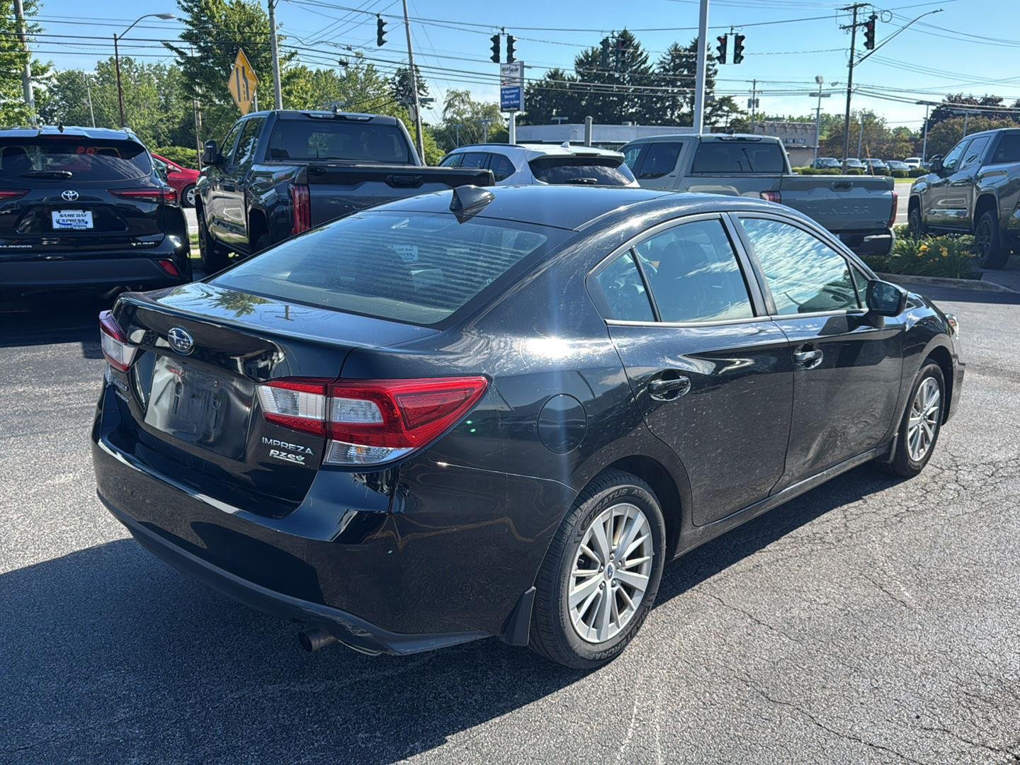 Used 2017 Crystal Black Silica Subaru Premium image 6