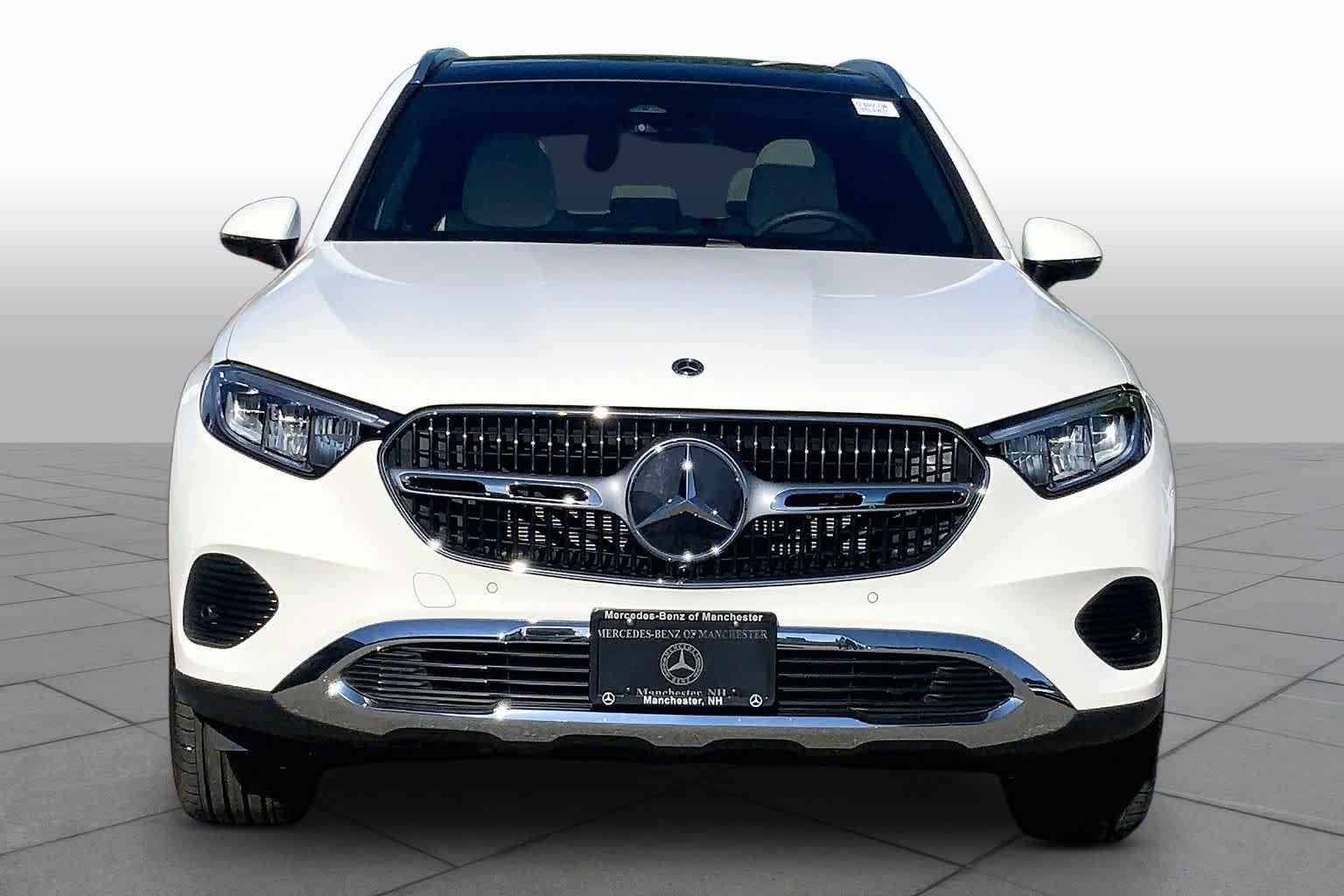 Certified Used 2026 Polar White Mercedes-Benz GLC 300 image 4