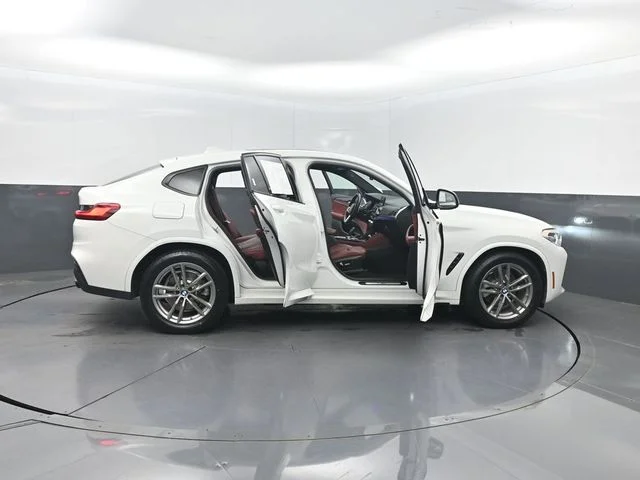 Used 2021 White BMW xDrive30i image 40