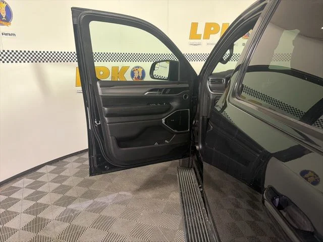 New 2026 High Gloss Black Exterior Paint Jeep Grand Wagoneer image 10