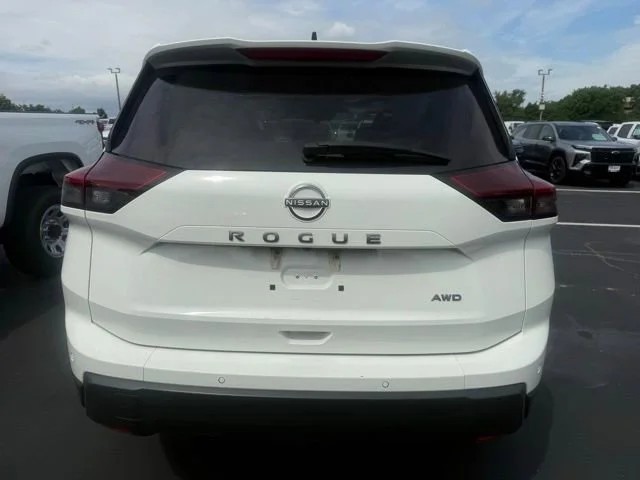 Used 2024 White Nissan S image 6