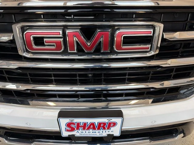 Used 2025 White GMC Elevation image 12