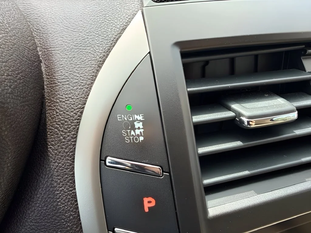Used 2015 White Lincoln Base image 19
