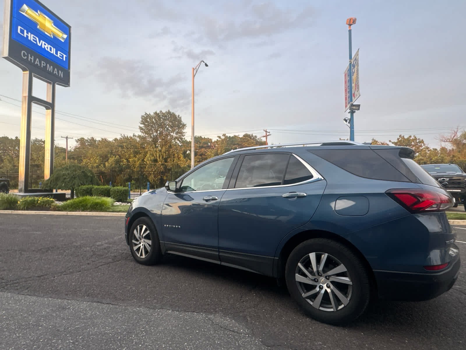 Used 2024 Lakeshore Blue Metallic Chevrolet Premier image 4