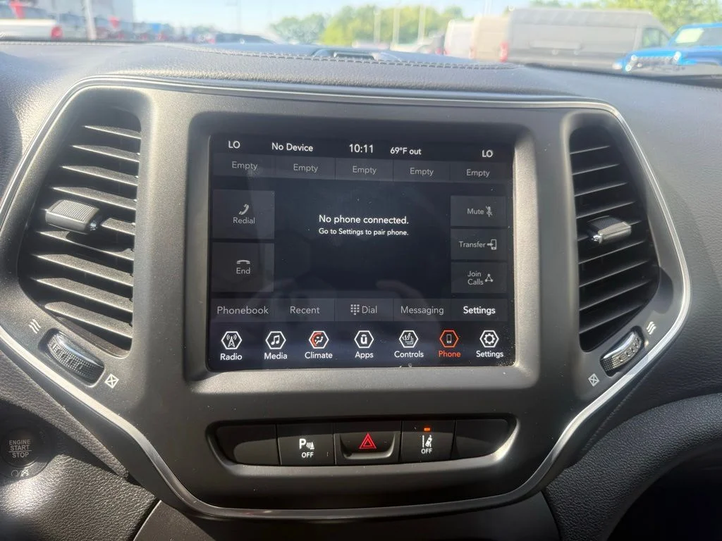 Used 2022 Gray Jeep Latitude Lux image 20