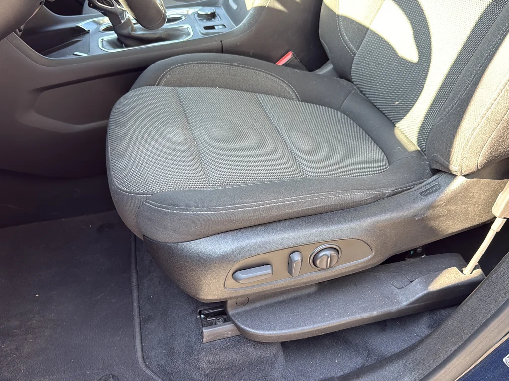 Used 2022 Blue Chevrolet LT image 18