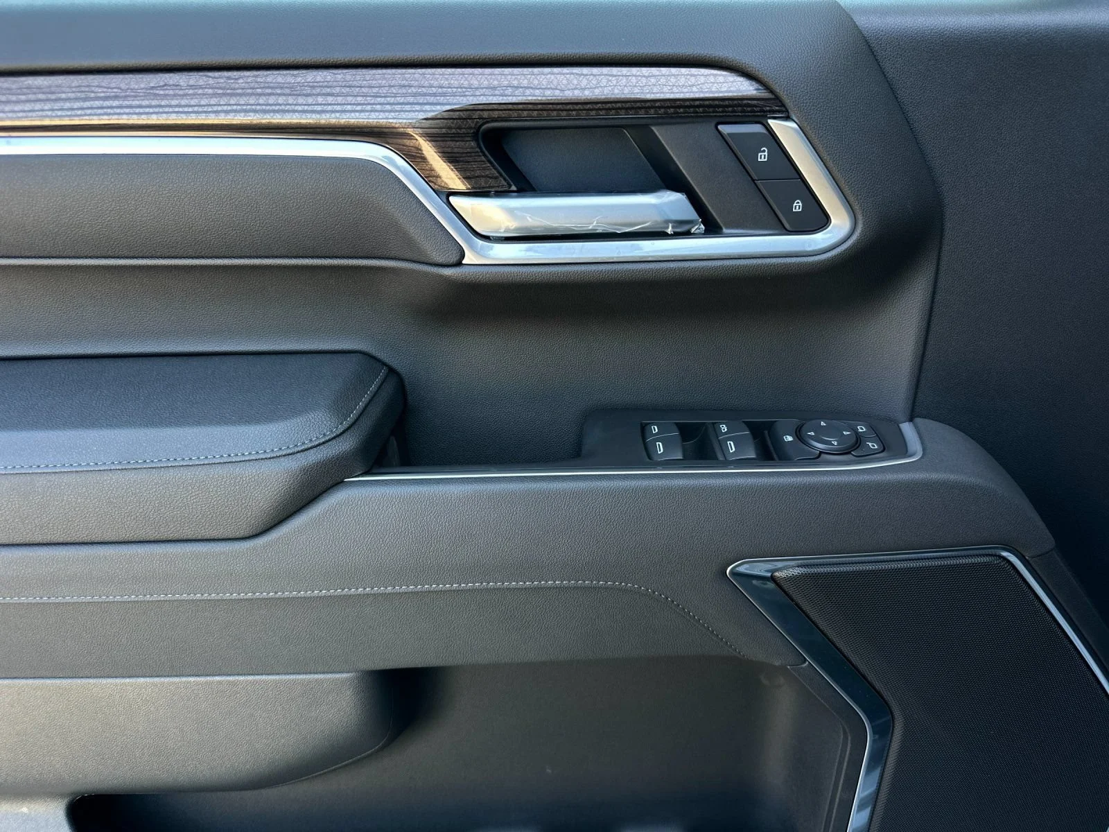 2026 Chevrolet Silverado 1500 LT - Photo 11