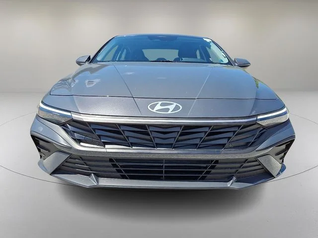 New 2026 Gray Hyundai SE image 2