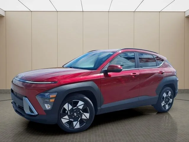 Used 2025 Red Hyundai SEL image 2