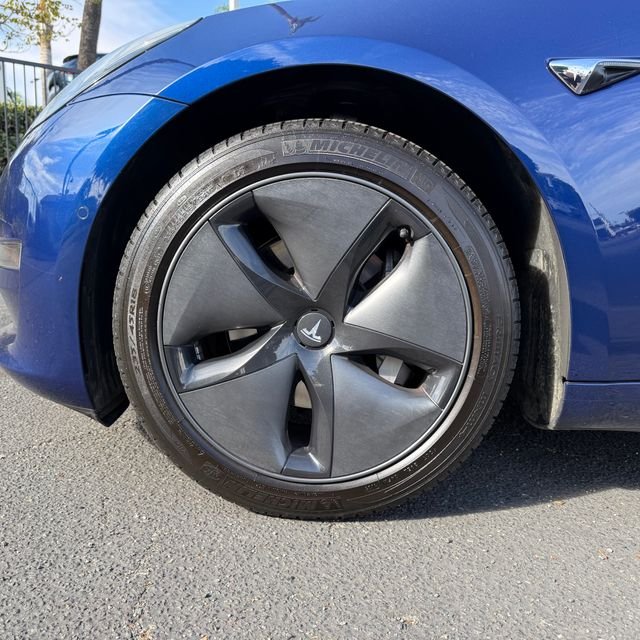Used 2019 Blue Tesla Standard Range Plus image 10