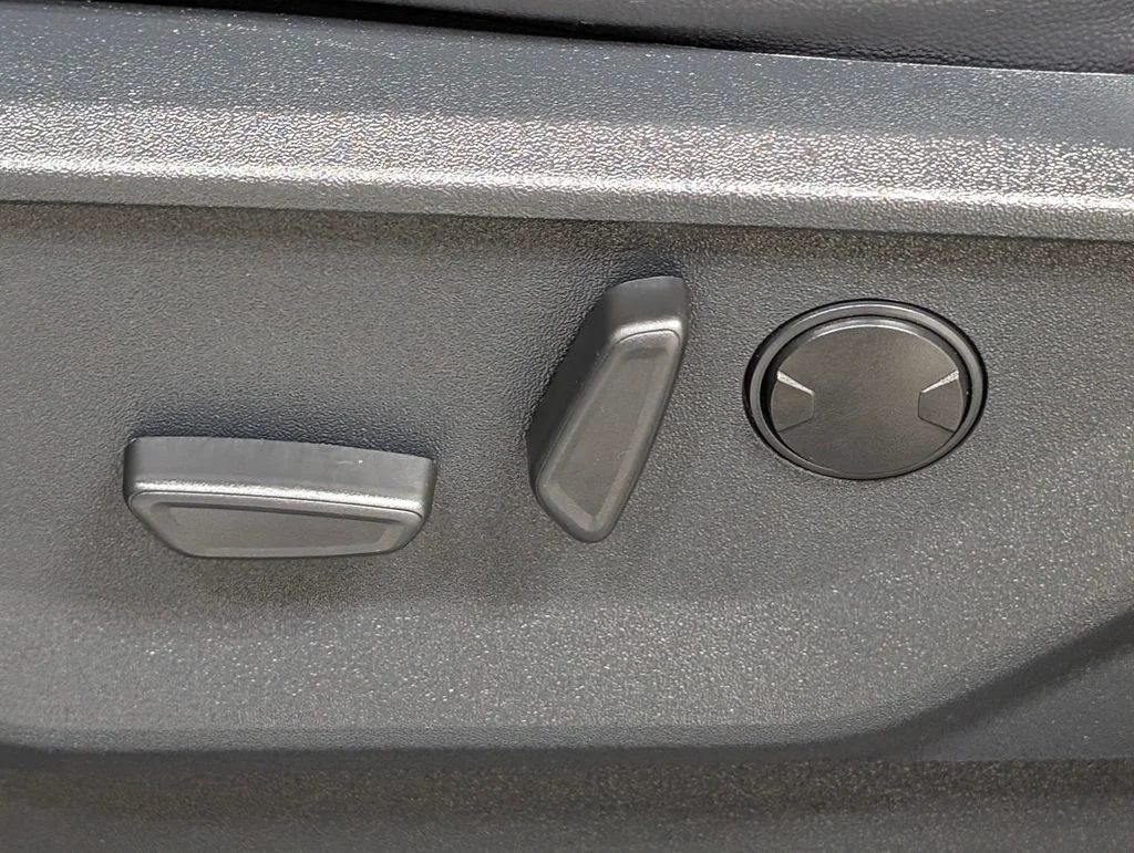 Used 2025 Avalanche Ford Lariat image 15