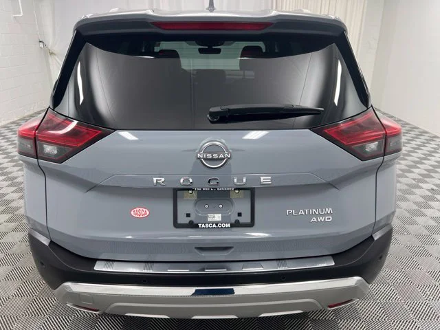 Used 2023 Gray Nissan Platinum image 7