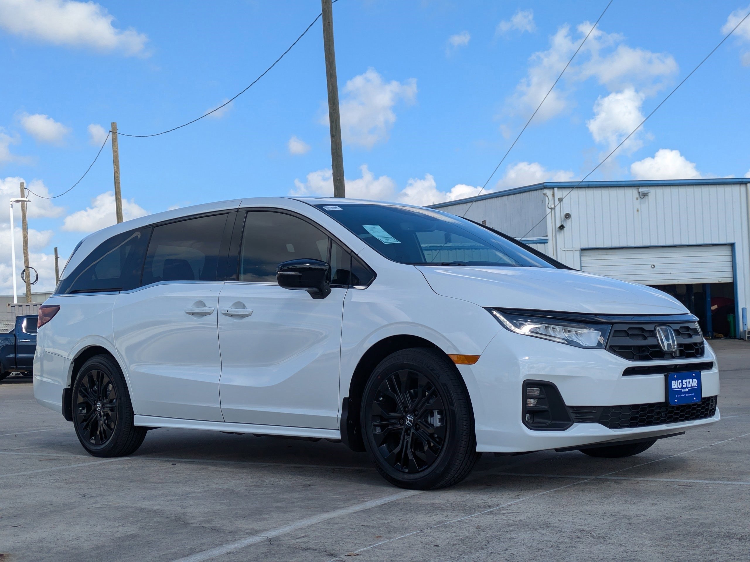 New 2026 Platinum White Pearl Honda Sport-L image 2