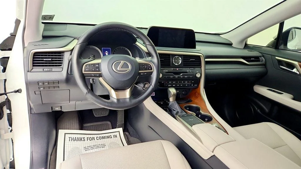 Used 2022 Eminent White Pearl Lexus RX 350L AWD w/ Premium Package & Heated/Ventilated Seats image 12